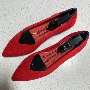 Rothys Flame Points 7.5 🔥 ♥️